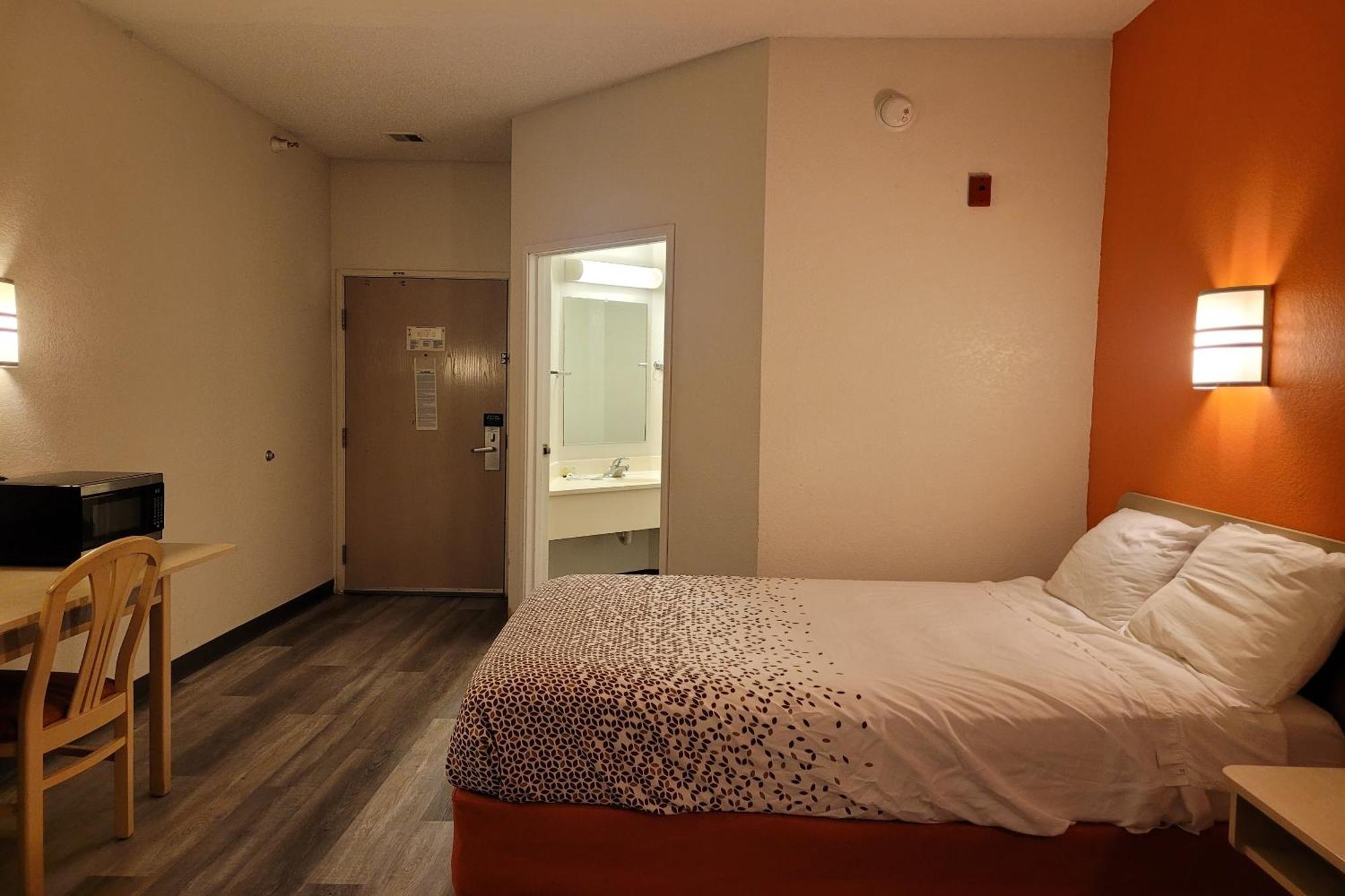 Modern Stay 39 Lakeview By Oyo Minonk Ngoại thất bức ảnh